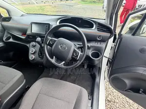 Toyota Sienta 2019 White