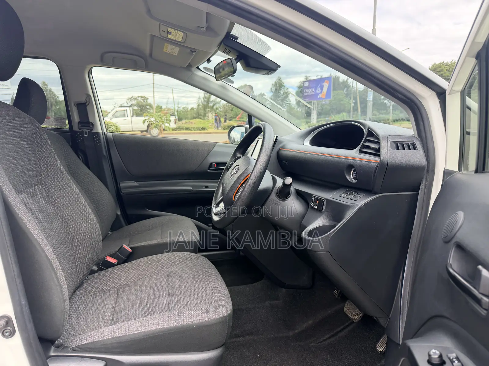 Toyota Sienta 2019 White