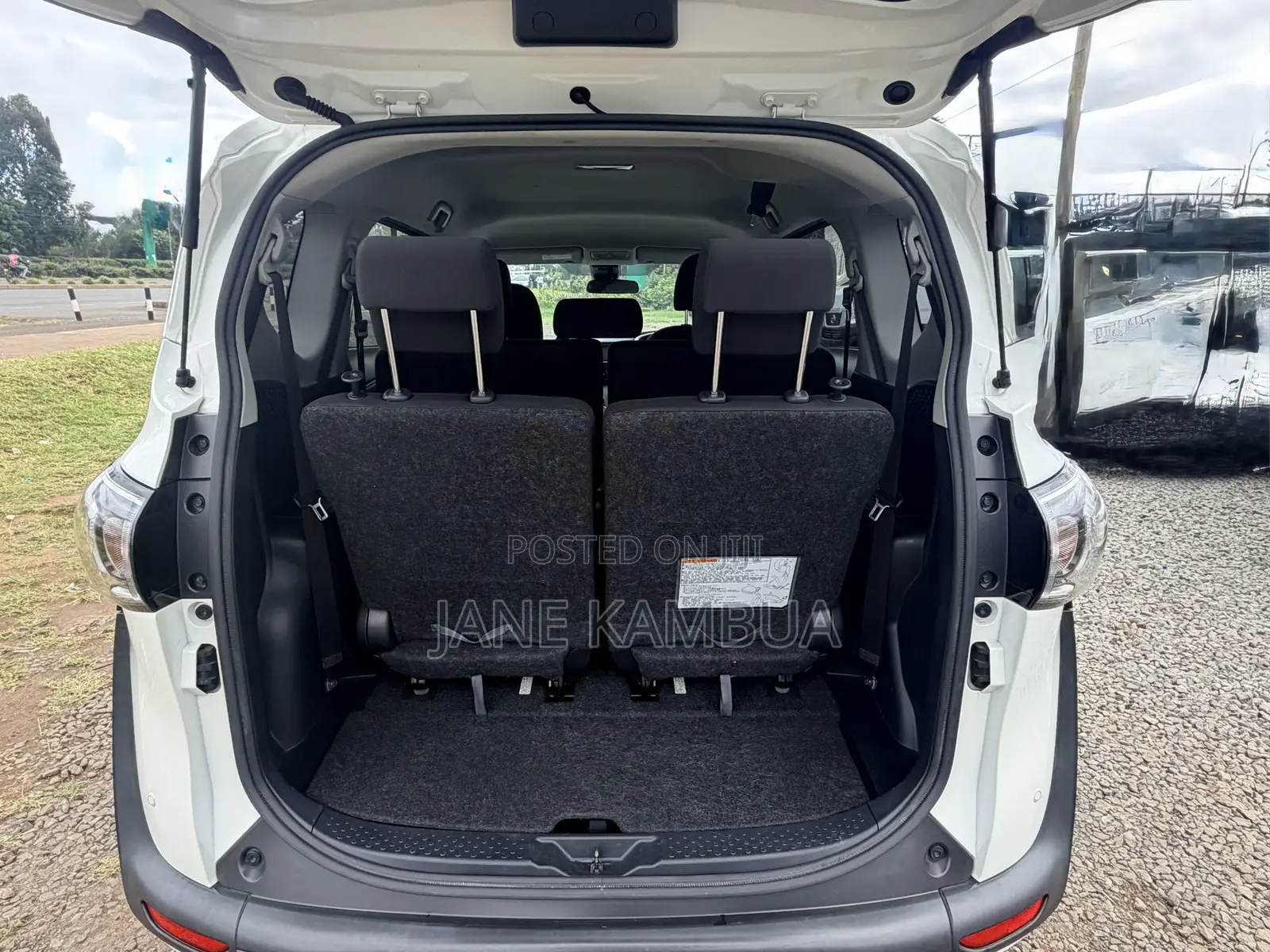 Toyota Sienta 2019 White