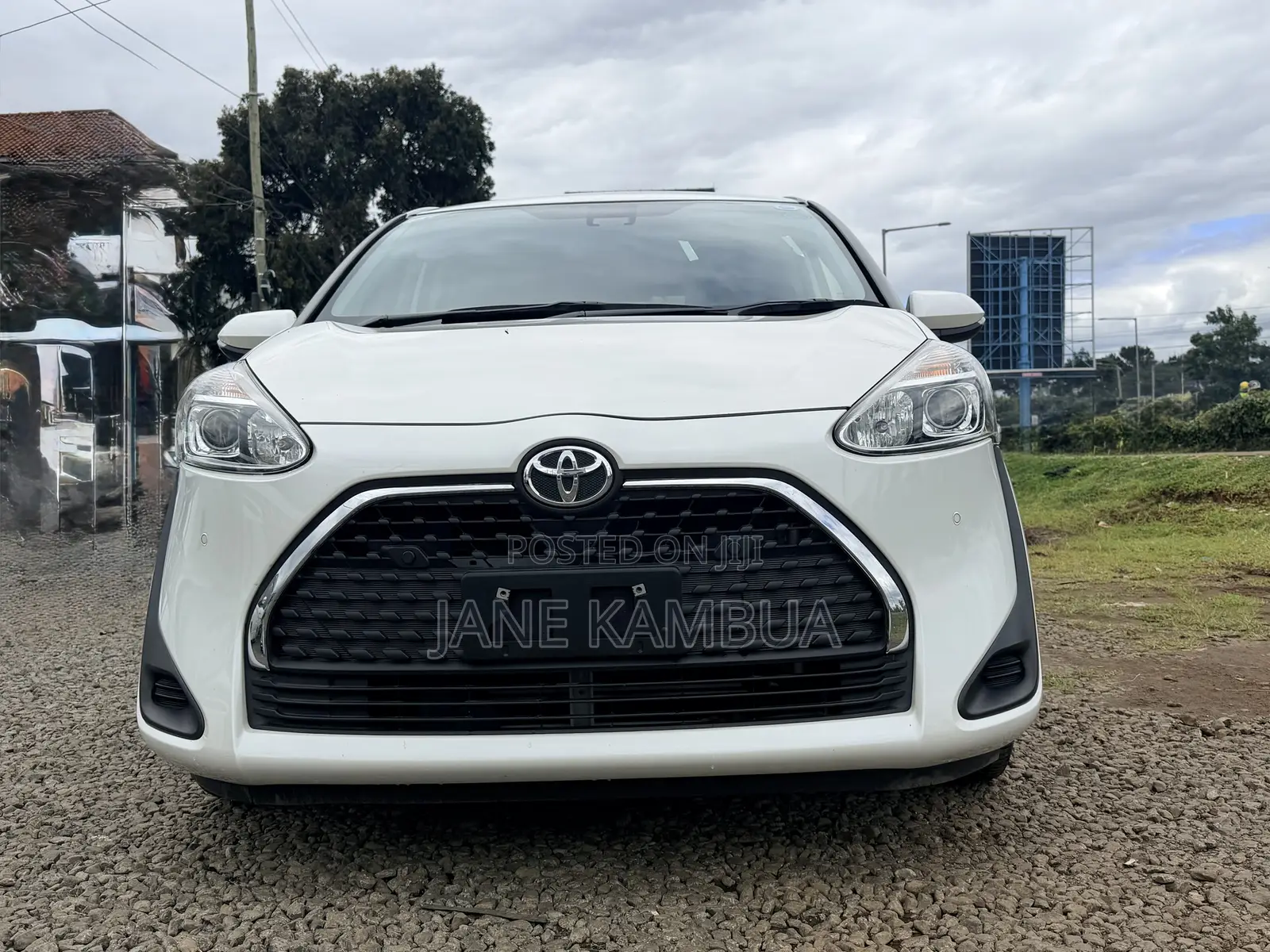 Toyota Sienta 2019 White