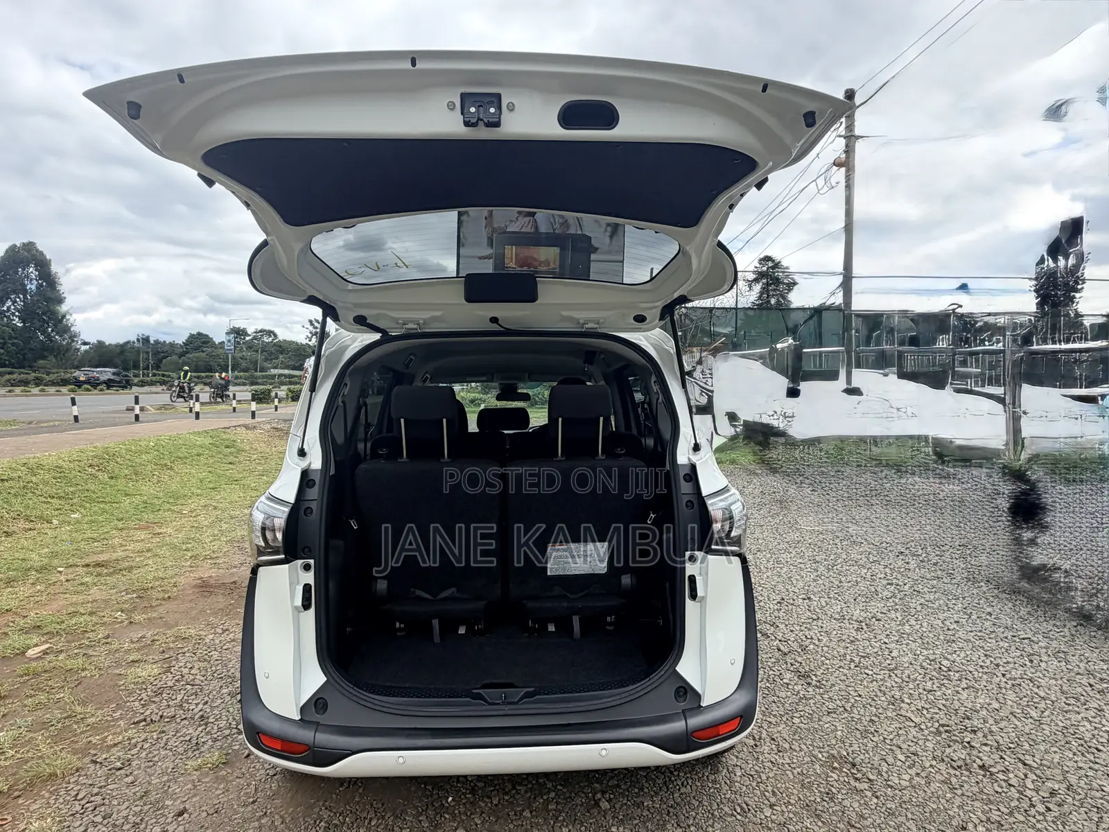 Toyota Sienta 2019 White