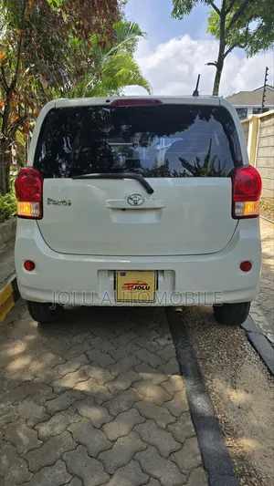 Toyota Porte 2014 Pearl