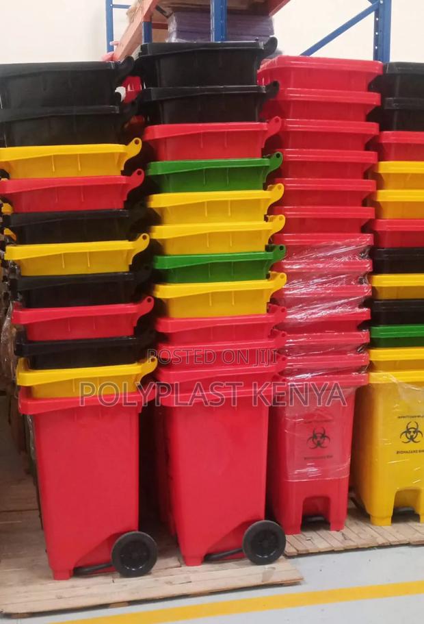 Biohazard Bin / Waste Bin 100litres With Pedal and Wheels - thumbnail 2