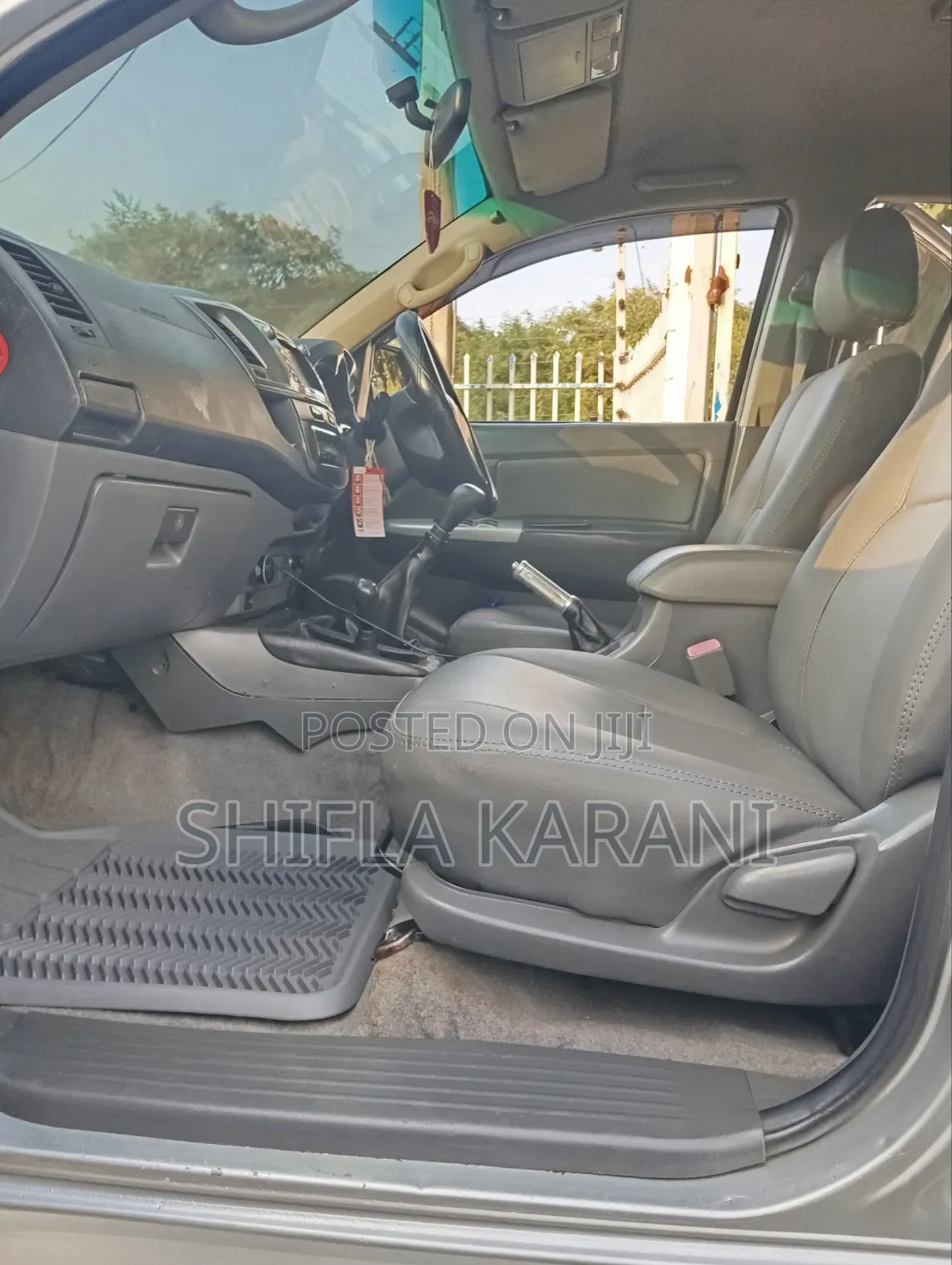 Toyota Hilux 2012 Silver