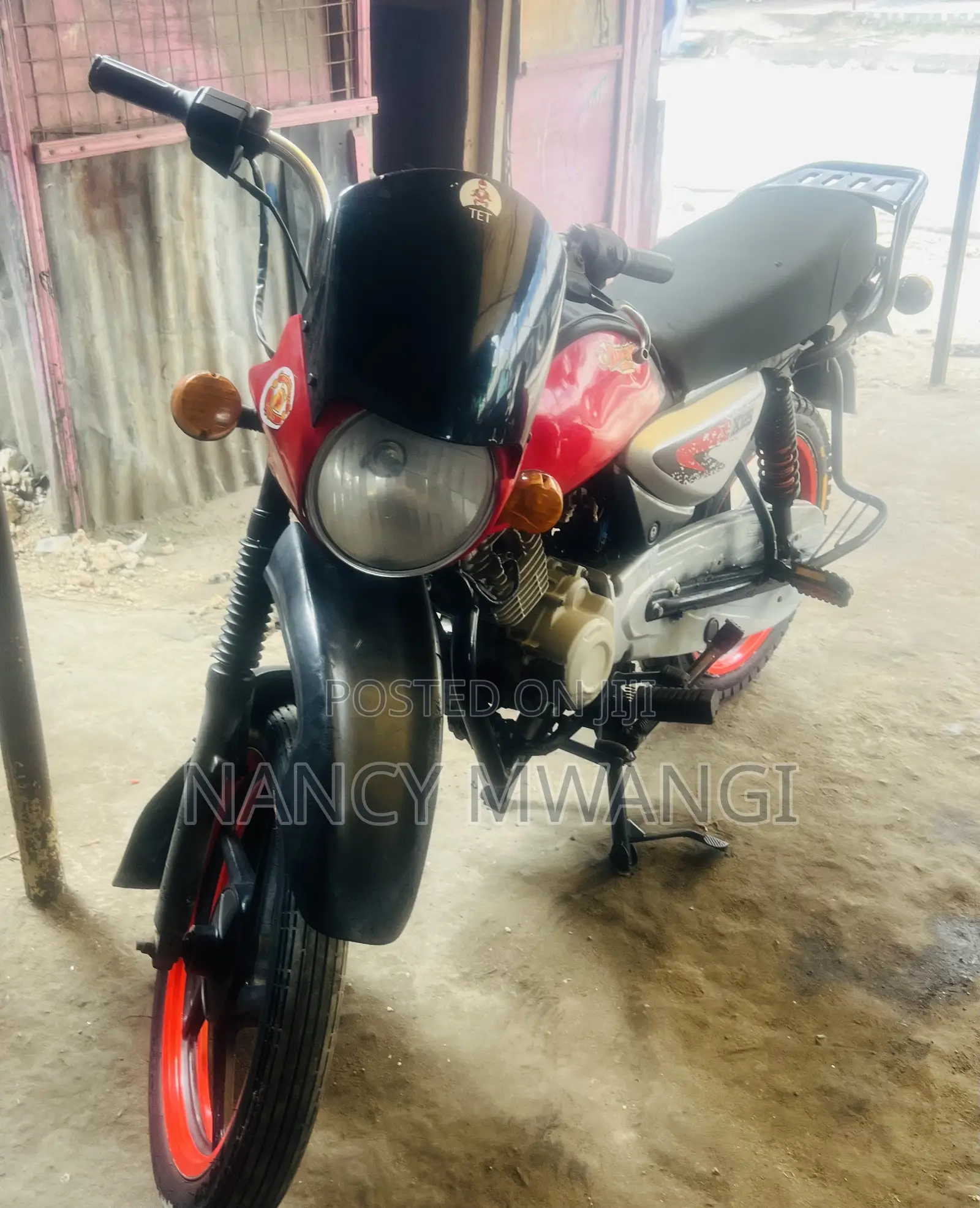 Bajaj Boxer 125 2022 Red