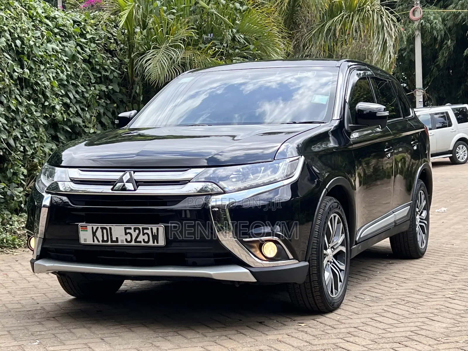 Mitsubishi Outlander 2016 Black