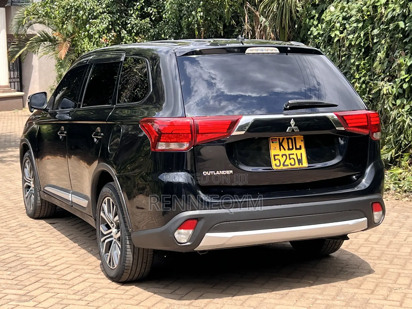 Mitsubishi Outlander 2016 Black