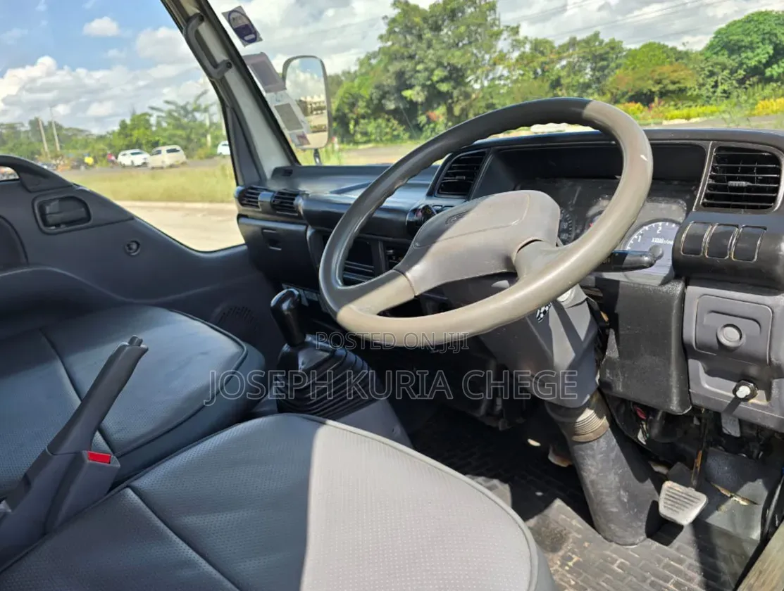 Isuzu NKR Diesel Manual