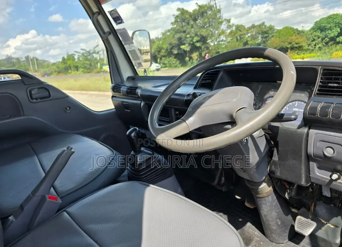 Isuzu NKR Diesel Manual