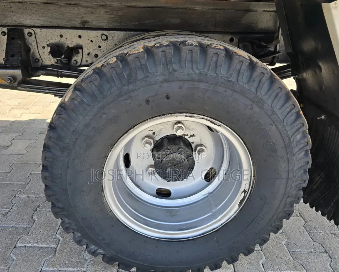 Isuzu NKR Diesel Manual