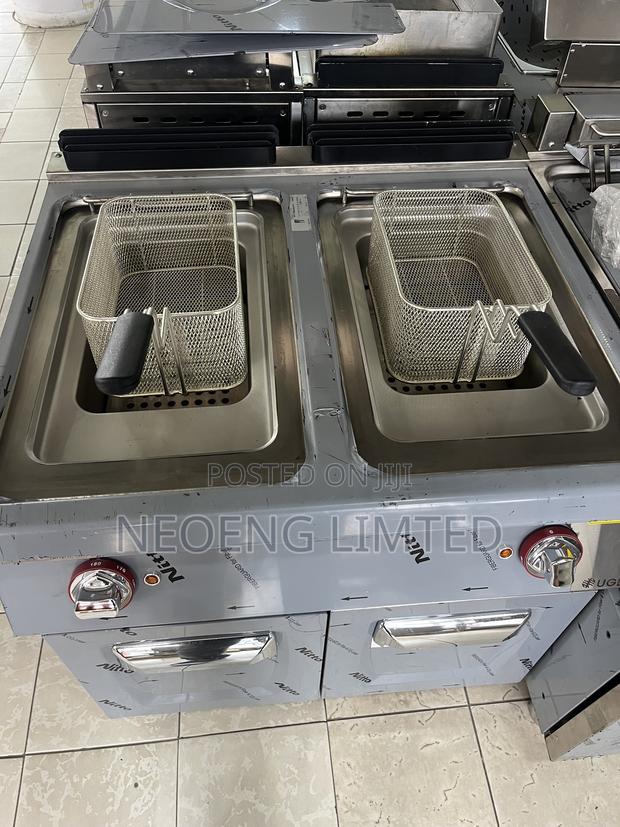 Commercial Deep Fryer – Heavy Duty Electric/Gas Frying Machine