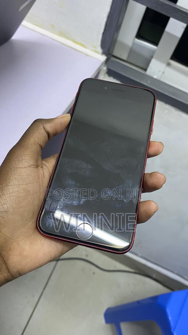 Apple iPhone SE (2022) 64 GB Red - thumbnail 2