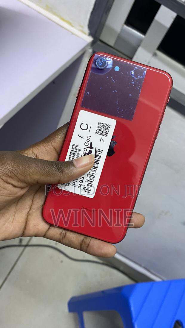 Apple iPhone SE (2022) 64 GB Red