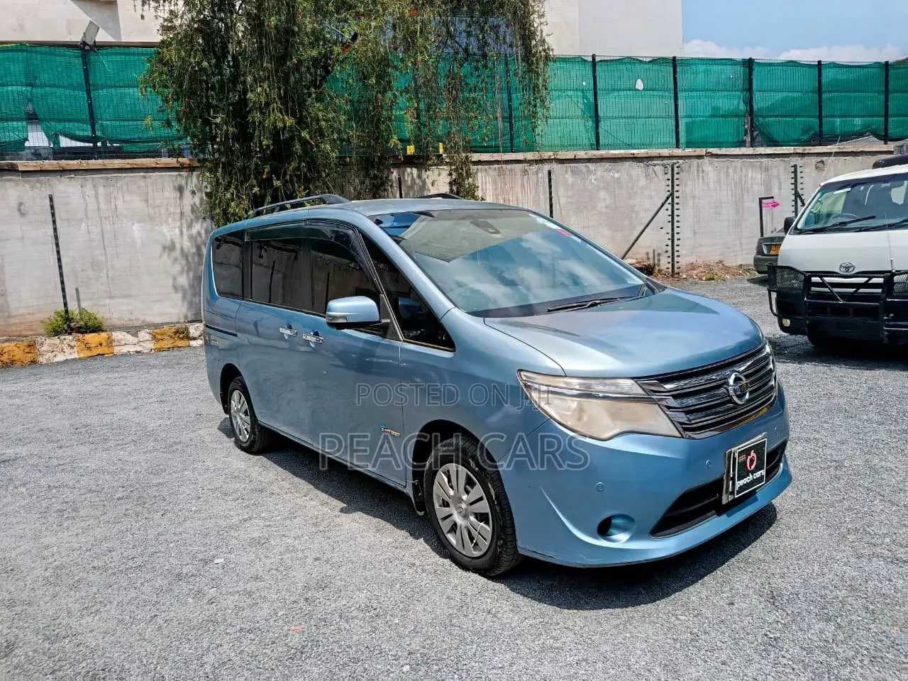 Nissan Serena 2014 Blue