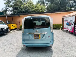 Nissan Serena 2014 Blue