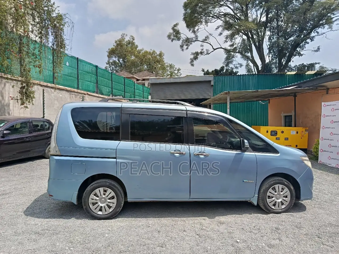 Nissan Serena 2014 Blue