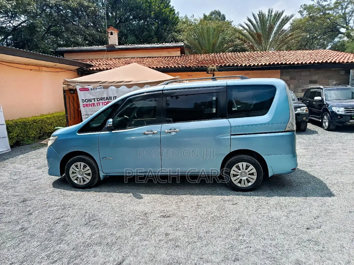 Nissan Serena 2014 Blue