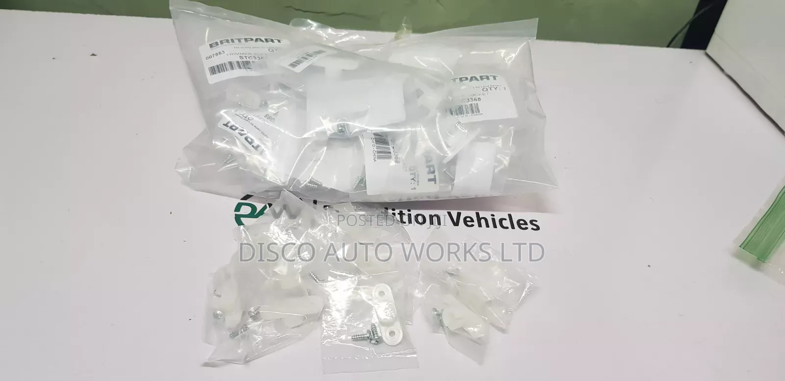Land Rover Discovery 2 1 Headlight Clips