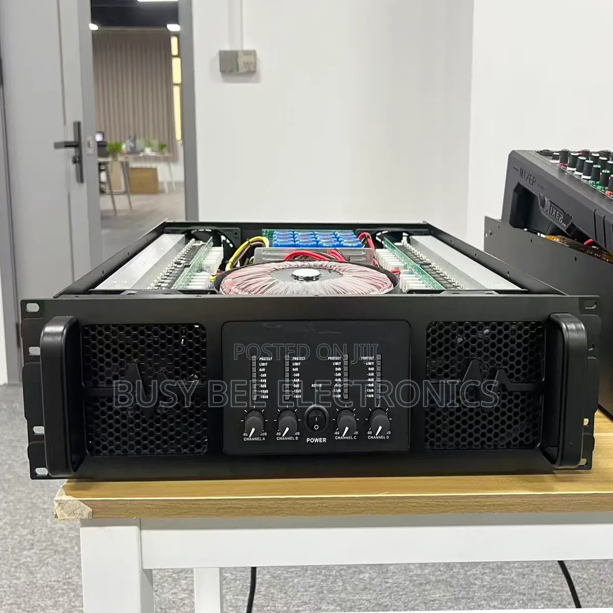 New Hot-Selling 3u 4*1500w Four-Channel Power Amplifier