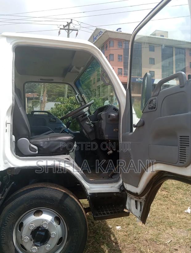 Isuzu NPR Truck - thumbnail 5