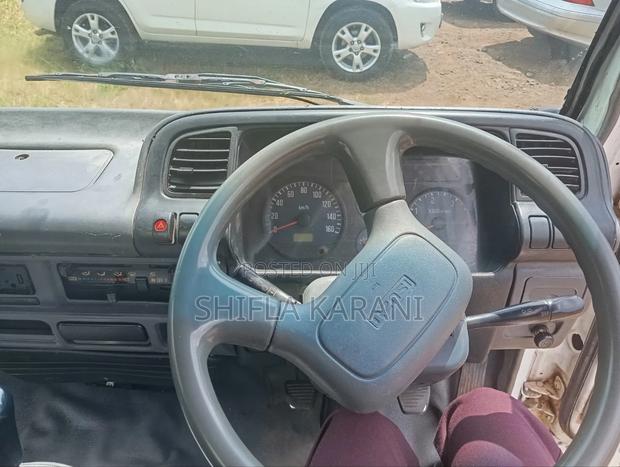 Isuzu NPR Truck - thumbnail 7