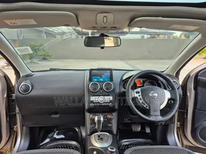 Nissan Dualis 2010 Brown