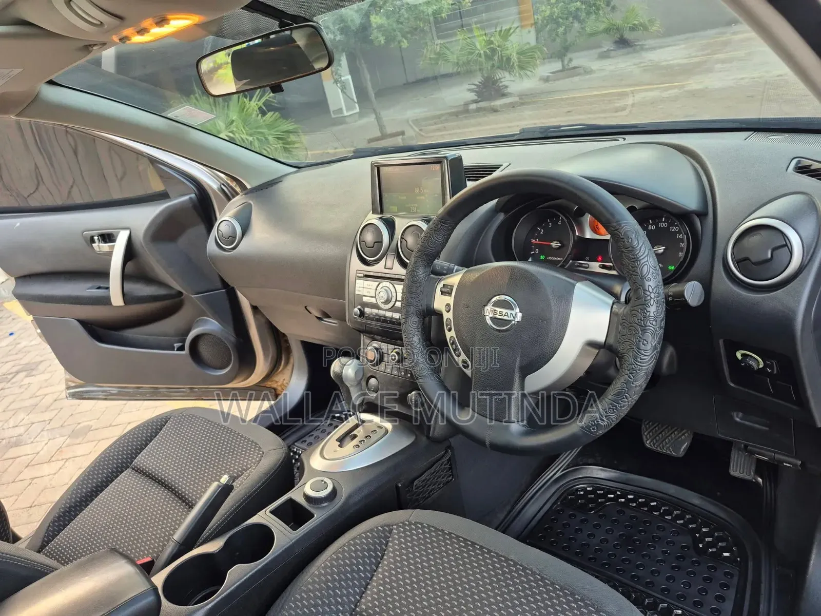 Nissan Dualis 2010 Brown