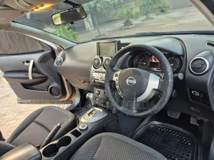 Nissan Dualis 2010 Brown