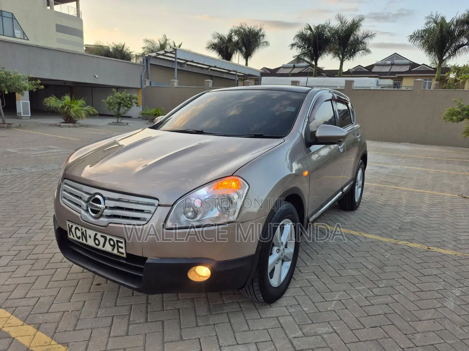Nissan Dualis 2010 Brown