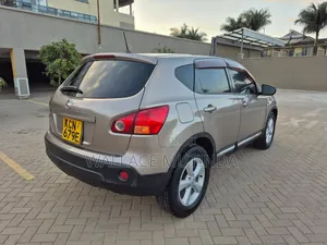 Nissan Dualis 2010 Brown