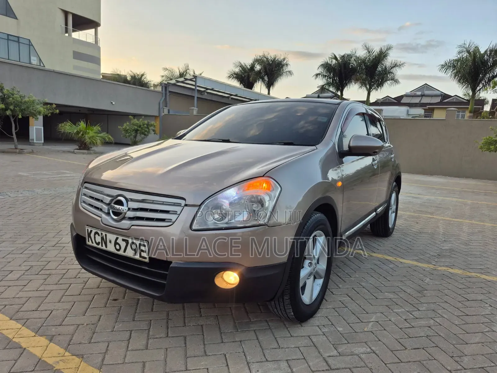 Nissan Dualis 2010 Brown