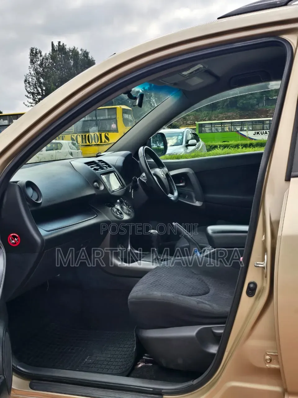 Toyota Vanguard 2011 Gold