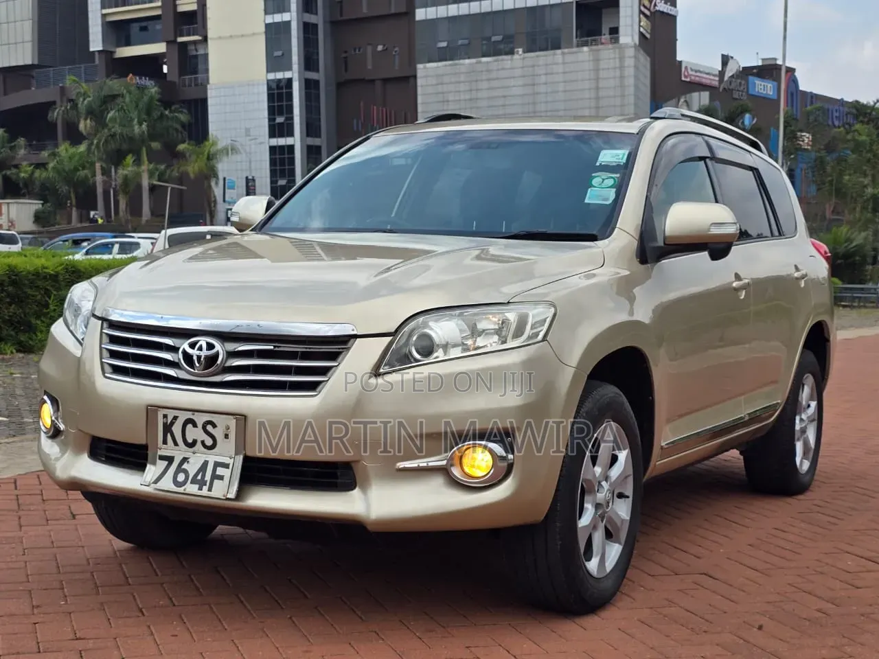 Toyota Vanguard 2011 Gold