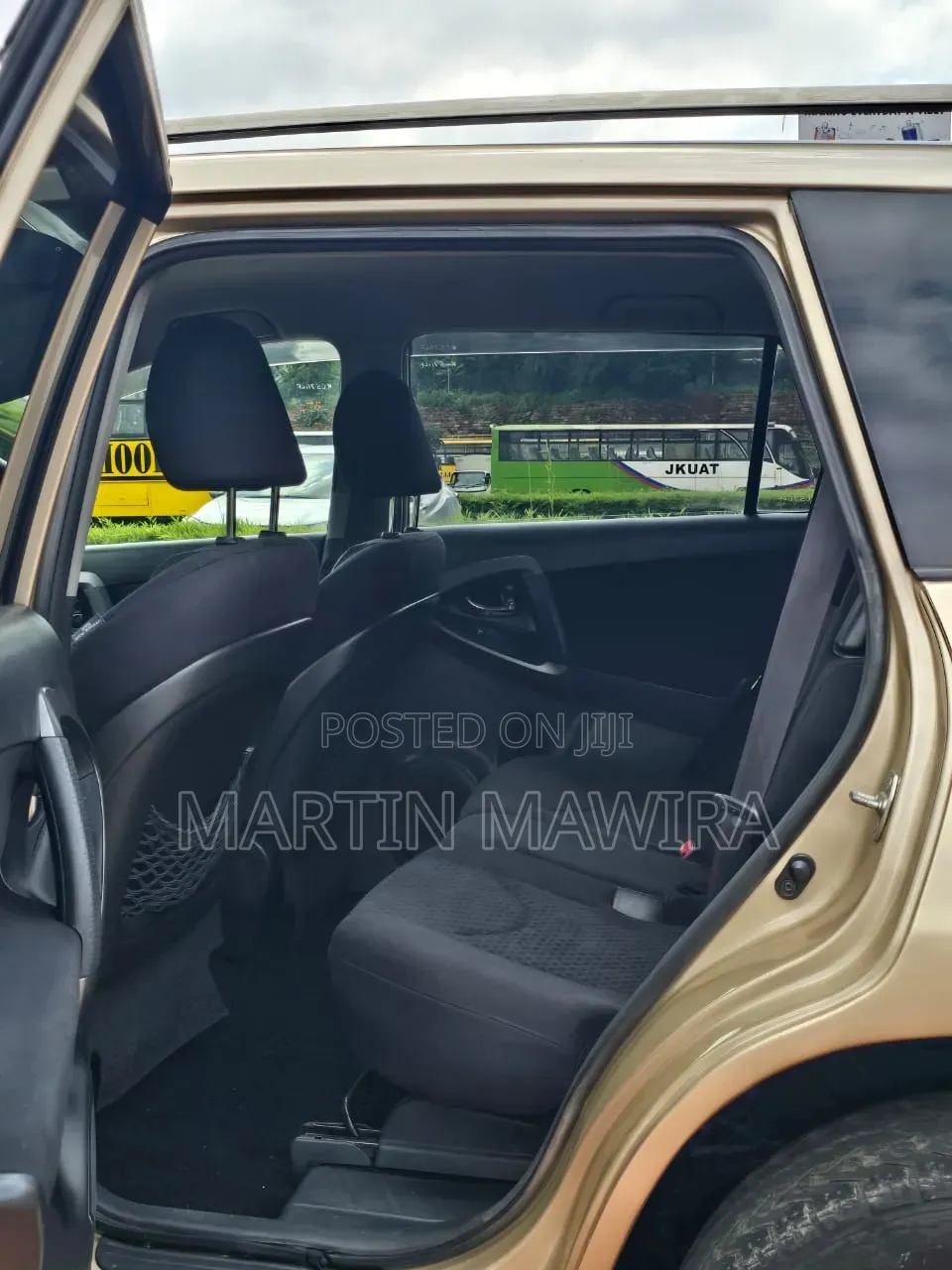 Toyota Vanguard 2011 Gold