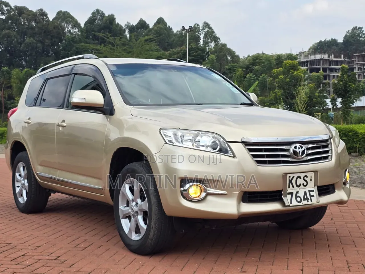 Toyota Vanguard 2011 Gold