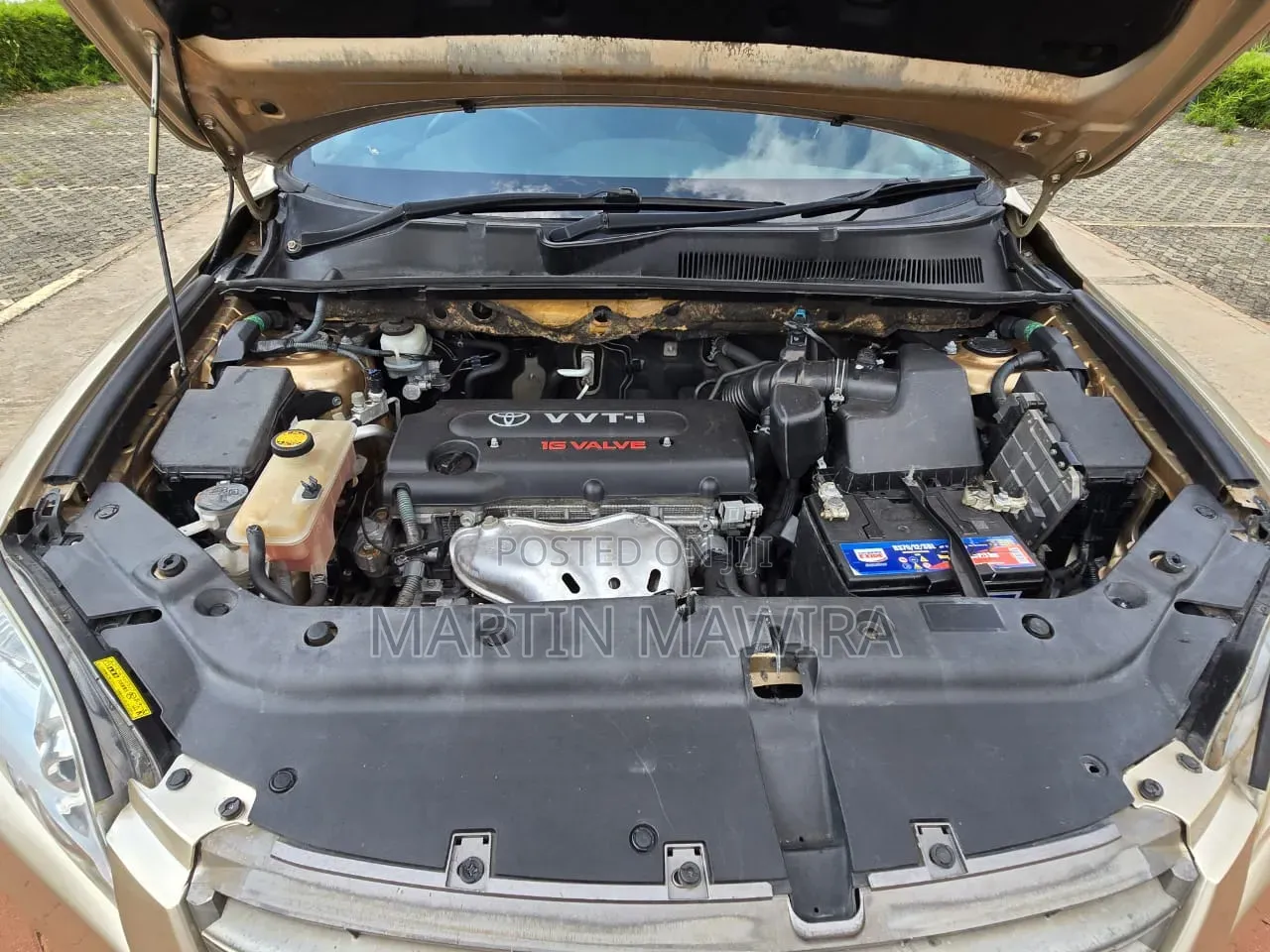 Toyota Vanguard 2011 Gold