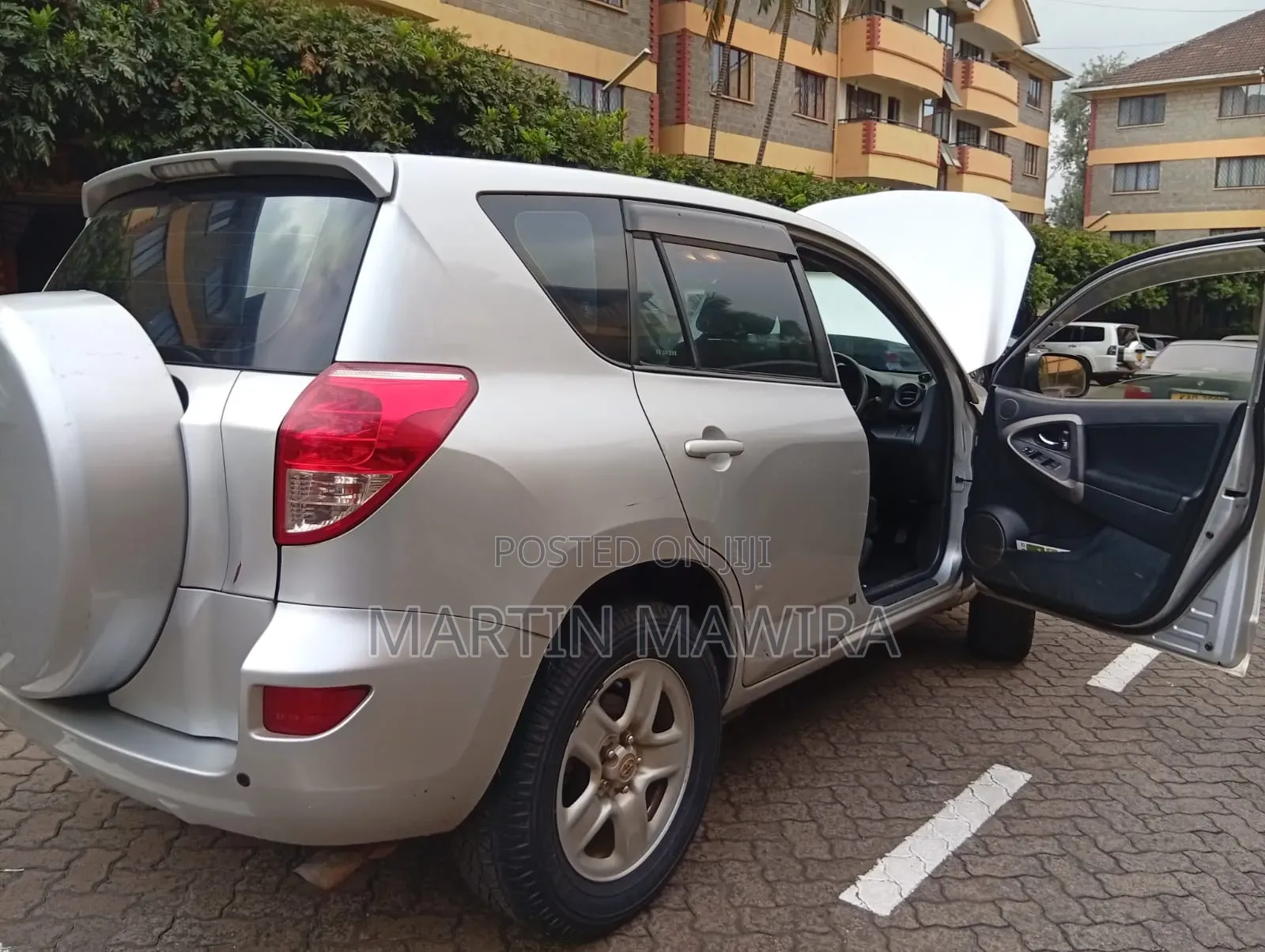 Toyota RAV4 2011 Silver