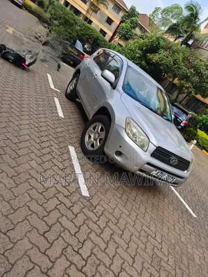 Toyota RAV4 2011 Silver