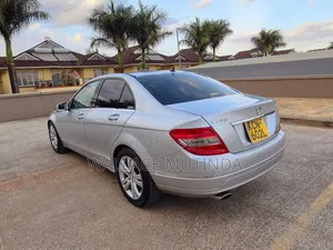 Mercedes-Benz C200 2011 Silver