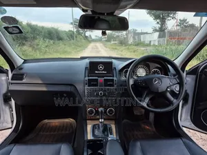 Mercedes-Benz C200 2011 Silver