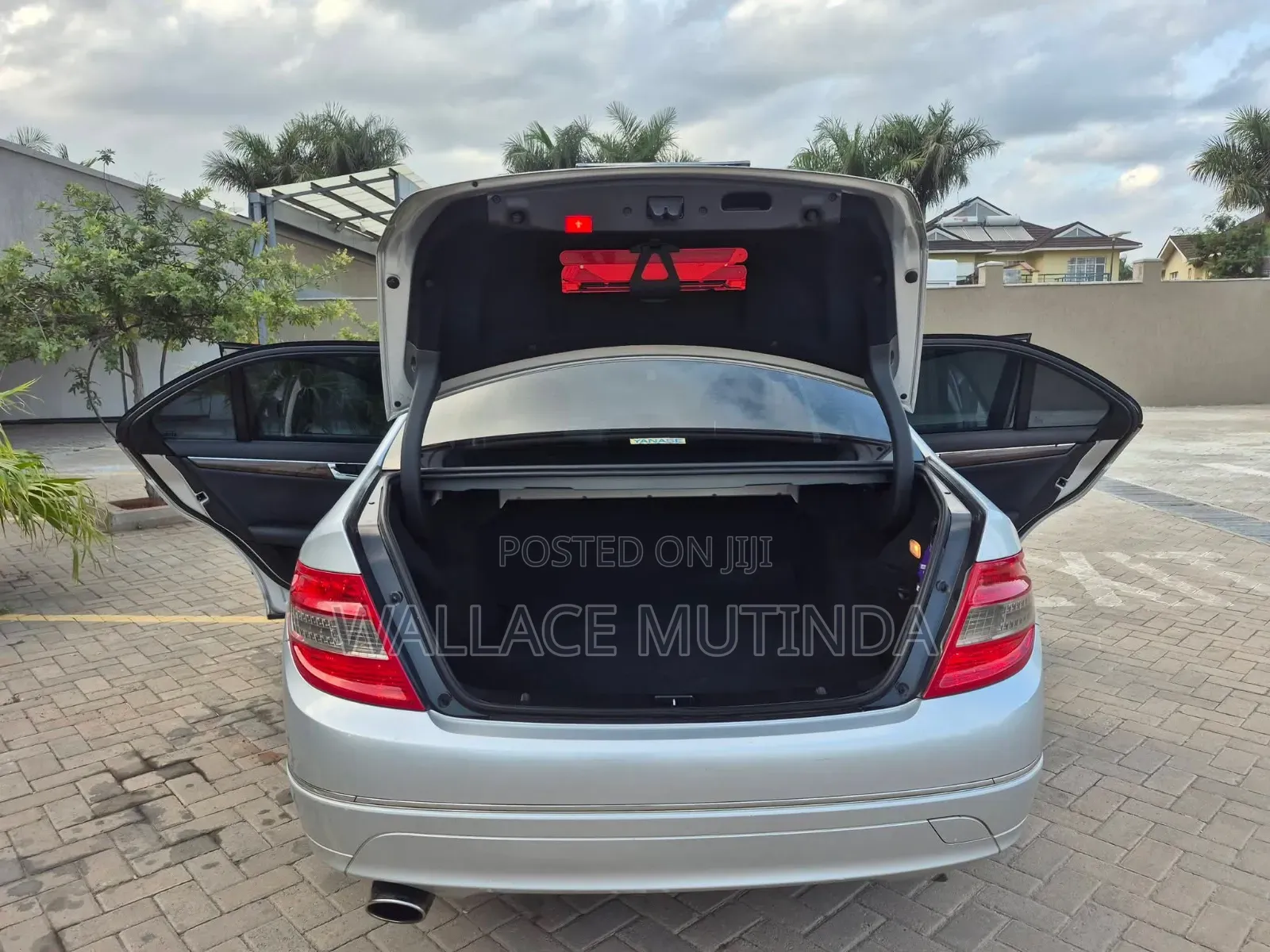 Mercedes-Benz C200 2011 Silver