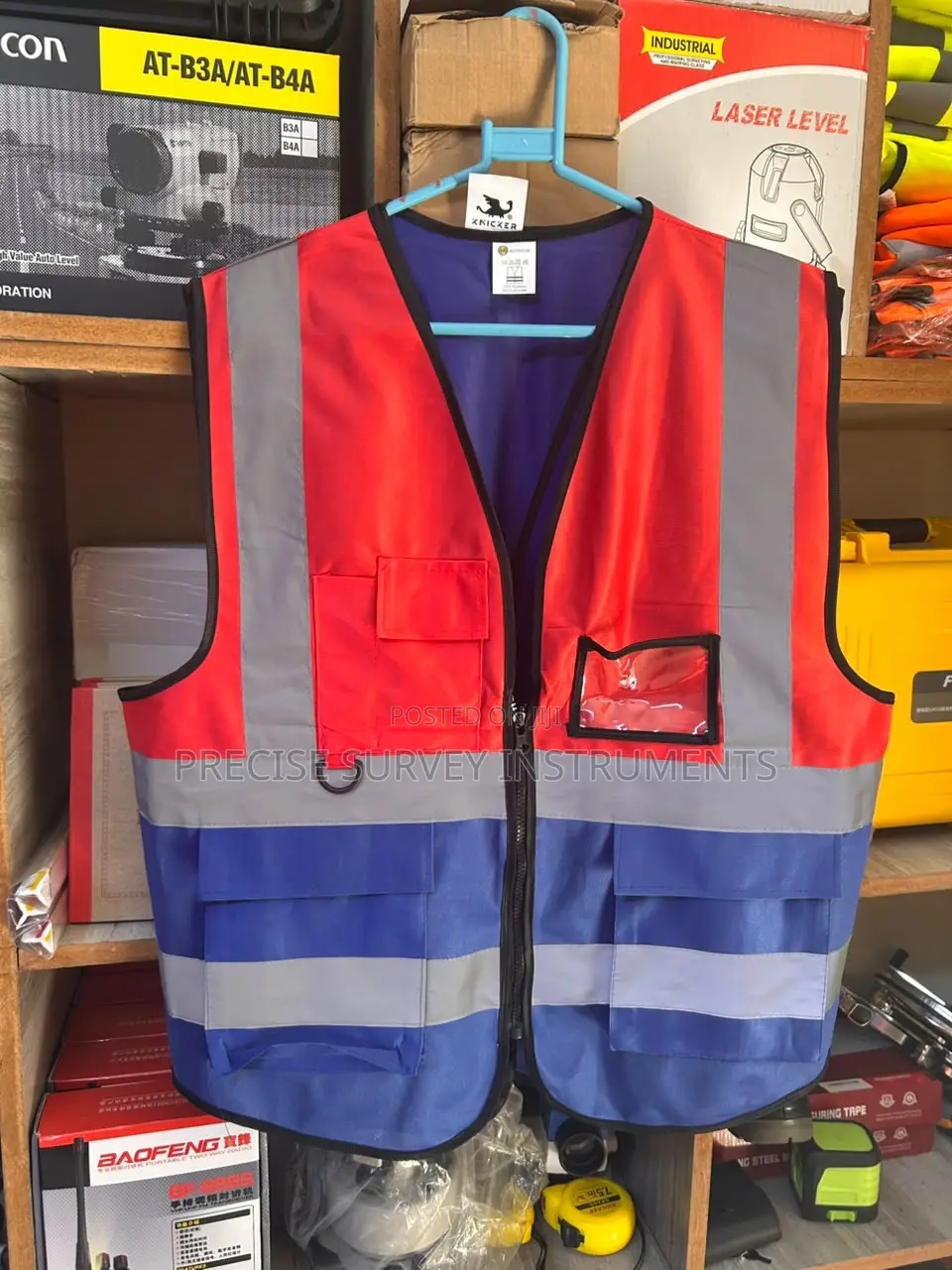 High-visibility Worksite Reflector Vest With Compartments