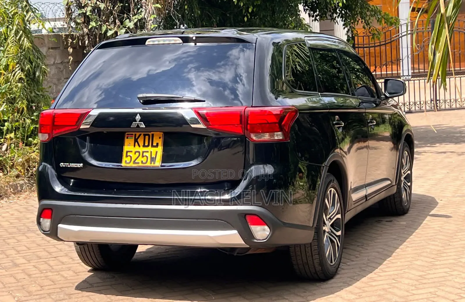 Mitsubishi Outlander 2016 Black