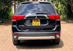 Mitsubishi Outlander 2016 Black