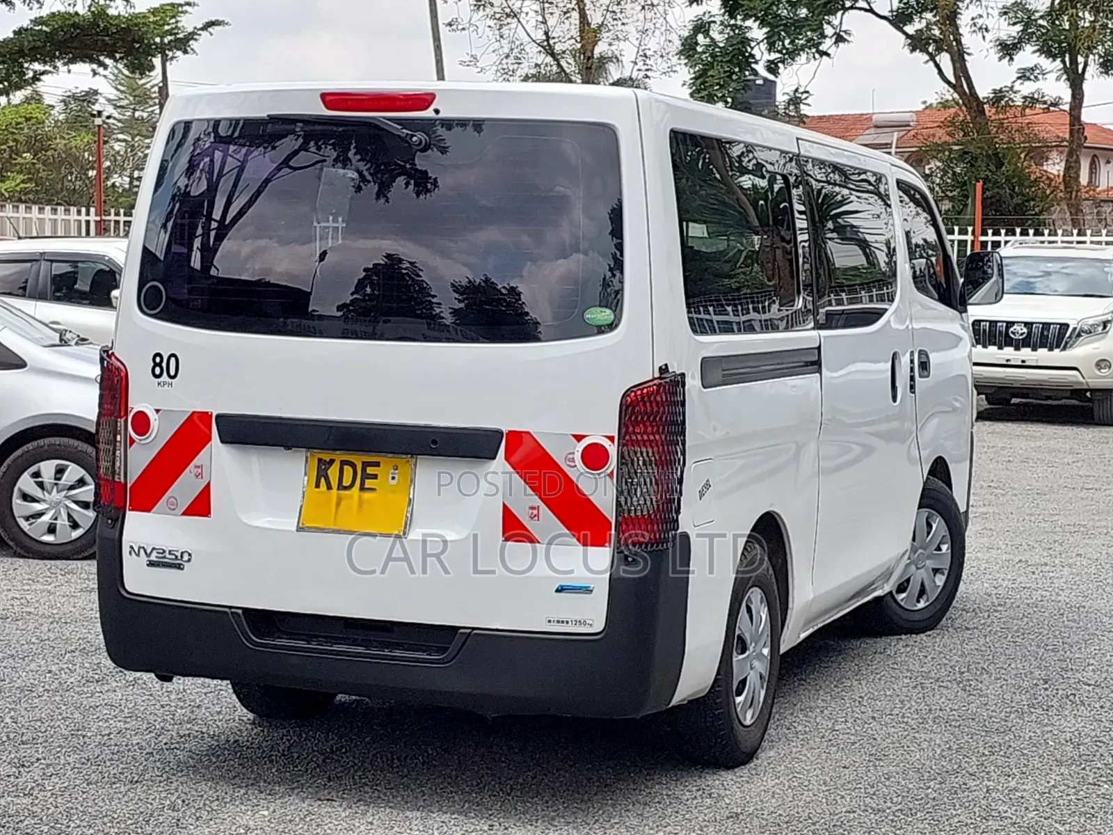 Nissan Caravan (Urvan) 2014 White