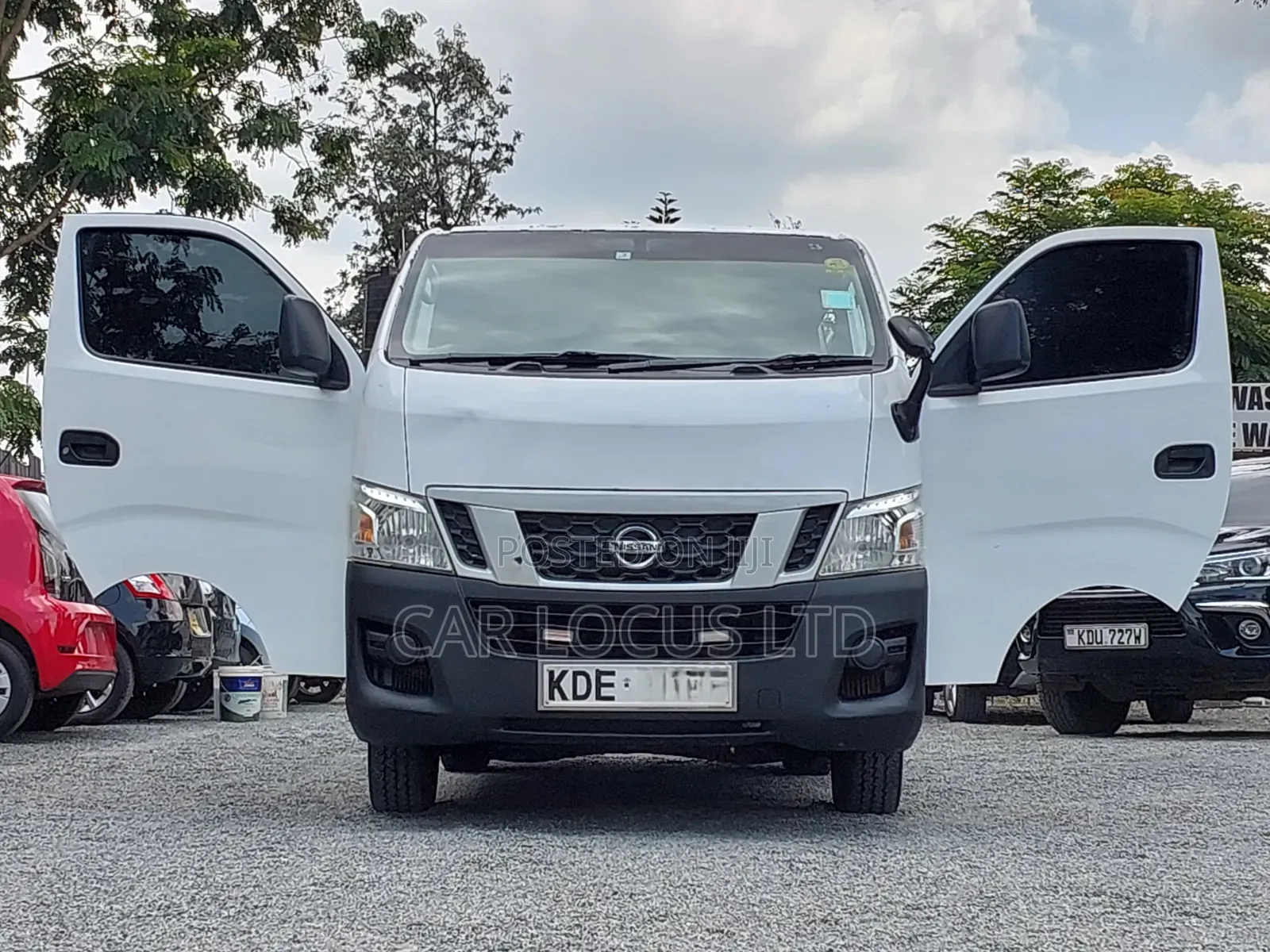 Nissan Caravan (Urvan) 2014 White