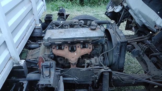 Isuzu NPR Truck - thumbnail 5
