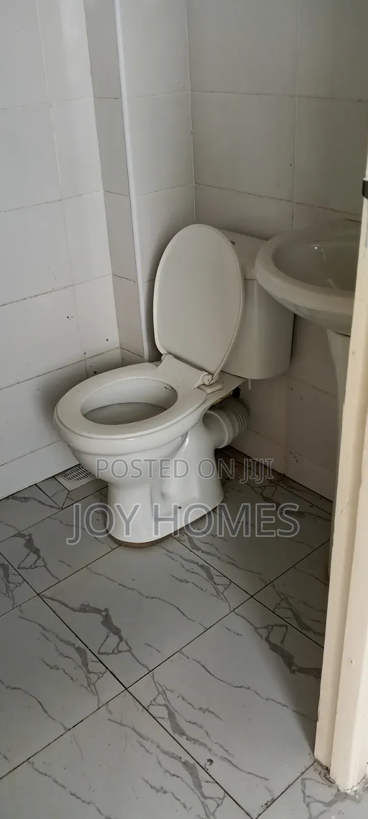 1bdrm Apartment in Shopping Center, South B for rent