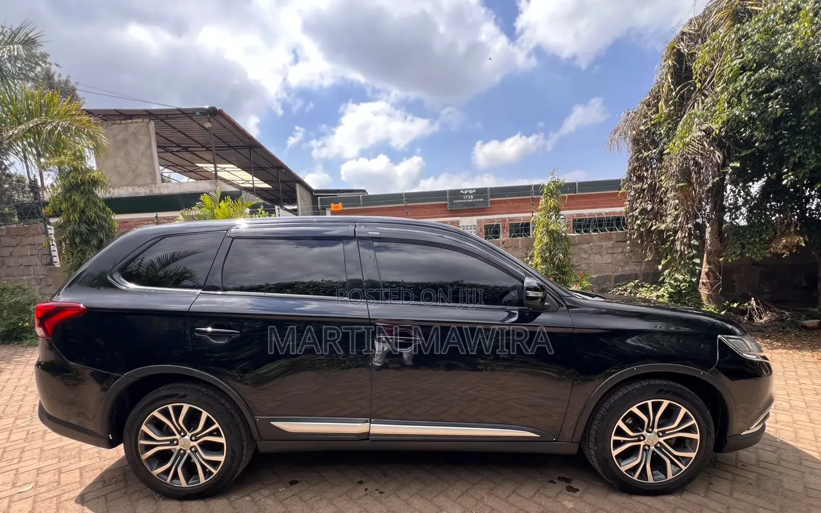 Mitsubishi Outlander 2016 Black