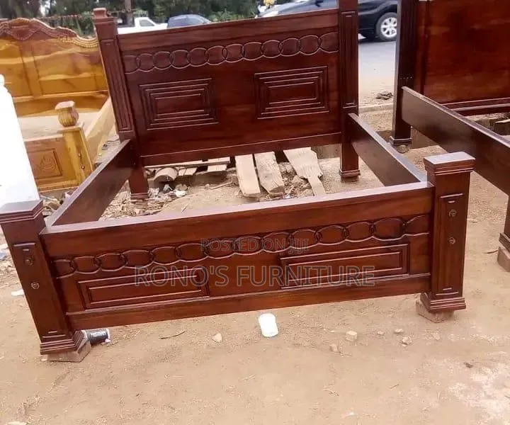 Brown 6×6 Mahogany Bed